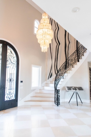 Custome Home in Beverly Hills - Entrance