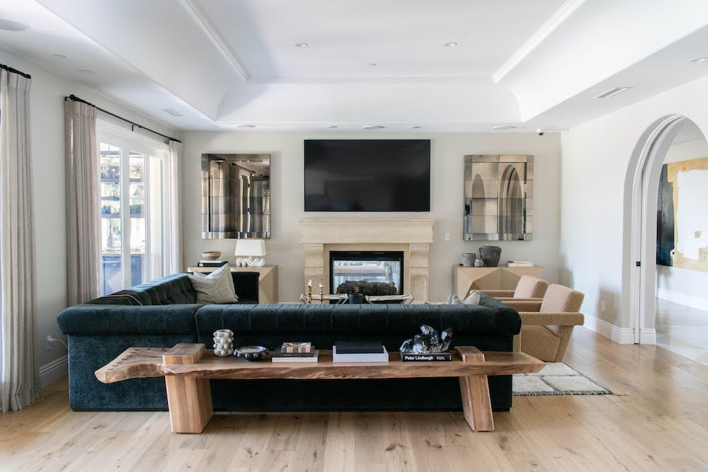 Custome Home in Beverly Hills - Living Room