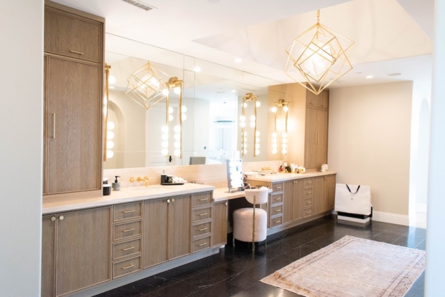 Custome Home in Beverly Hills - Master Bathroom